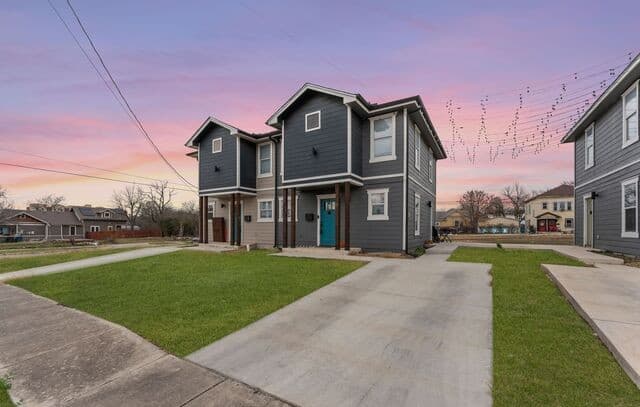 rental at 903 Dawson in San Antonio, TX — photo 2