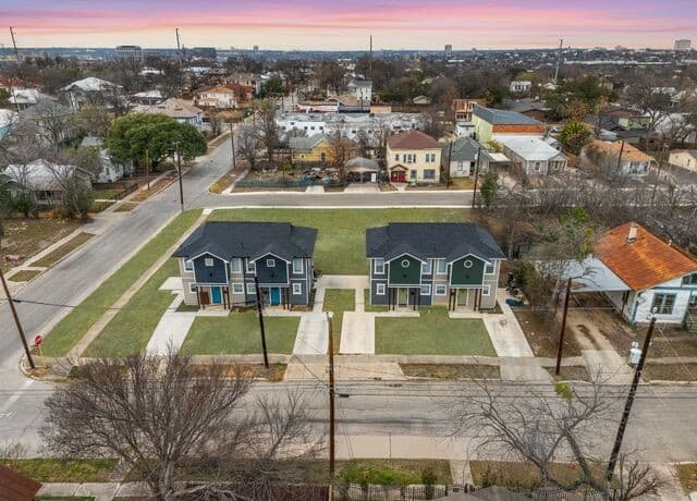 rental at 903 Dawson in San Antonio, TX — photo 3