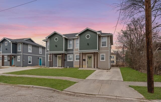 rental at 907 Dawson in San Antonio, TX — photo 2