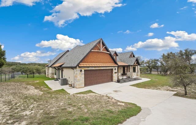 4-bedroom rental at 1119 Sunrise Place in Spring Branch, TX — photo 3