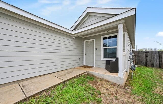 3-bedroom rental at 13450 Ashworth in San Antonio, TX — photo 4