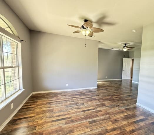 4-bedroom rental at 10565 Briggs in Atascosa, TX — photo 4