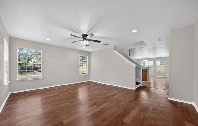 3-bedroom rental at 16103 Branding Pass in San Antonio, TX — photo 4