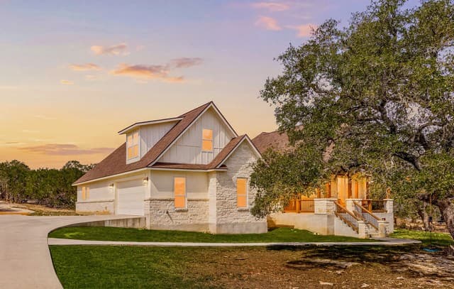 5-bedroom rental at 148 Restless Wind in Spring Branch, TX — photo 3