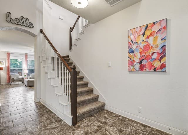 5-bedroom rental at 27015 N Oleander Chase in Boerne, TX — photo 2