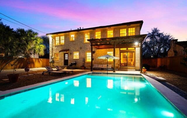 3-bedroom rental at 218 Mary Louise in San Antonio, TX — photo 2