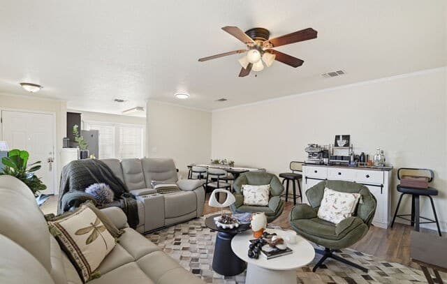 3-bedroom rental at 11219 Dublin Trace in San Antonio, TX — photo 3