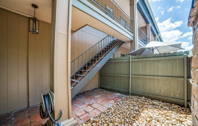 2-bedroom rental at 7711 Broadway Str. Unit 11B in San Antonio, TX — photo 3