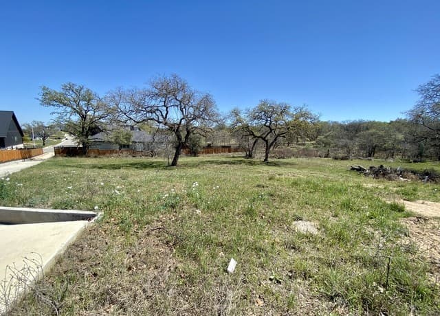 rental at 125 Ash Parkway in La Vernia, TX — photo 2