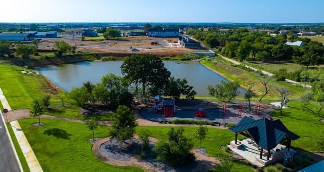 rental at 125 Ash Parkway in La Vernia, TX — photo 3