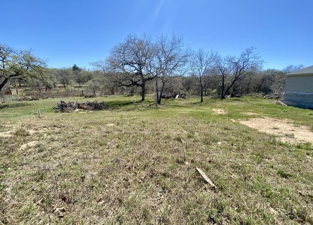 rental at 129 Ash Parkway in La Vernia, TX — photo 1
