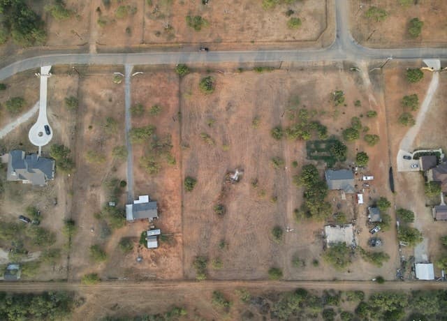 rental at 140 S View Dr in Lytle, TX — photo 4