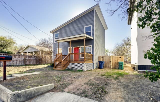 3-bedroom rental at 323 Moselle in San Antonio, TX — photo 1