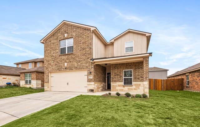 5-bedroom rental at 11815 Wolf Cyn in San Antonio, TX — photo 3