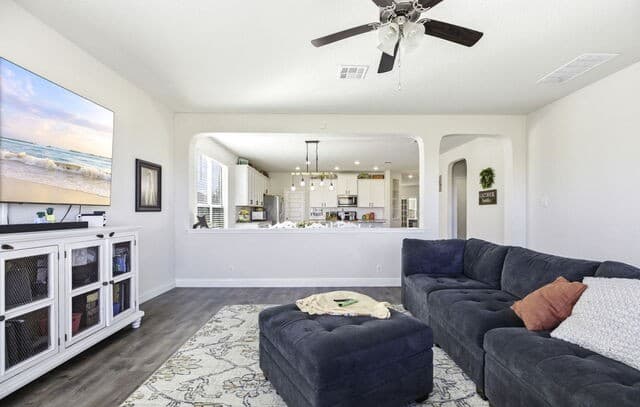 5-bedroom rental at 628 Able Bluff in Cibolo, TX — photo 5