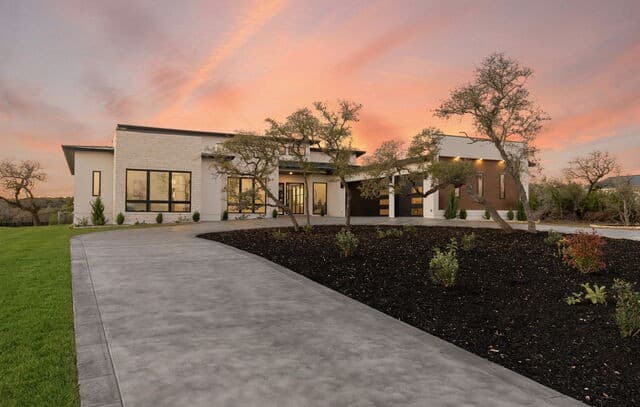 4-bedroom rental at 108 Fortunate Son in Boerne, TX — photo 3