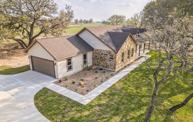 Home for sale at 313 Firewheel in Floresville, TX — photo 3