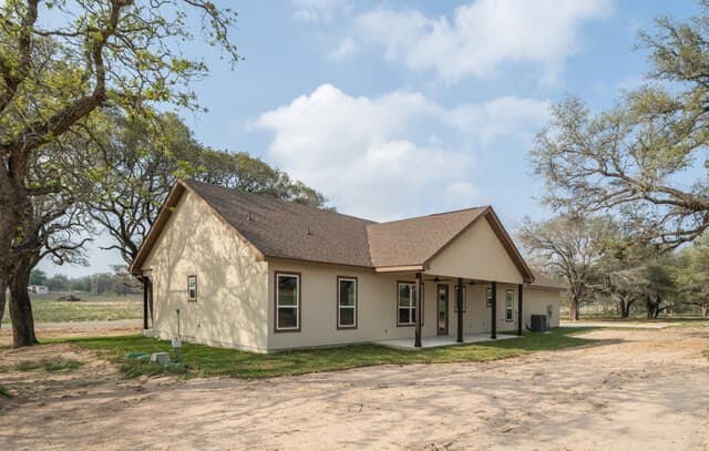 Home for sale at 313 Firewheel in Floresville, TX — photo 4