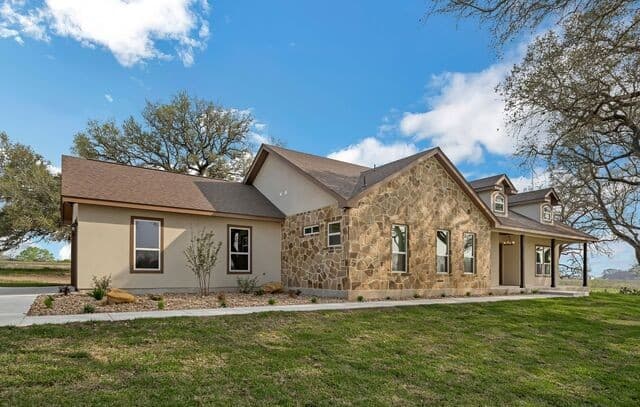 Home for sale at 313 Firewheel in Floresville, TX — photo 5