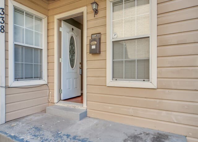 rental at 338 Donaldson in San Antonio, TX — photo 2