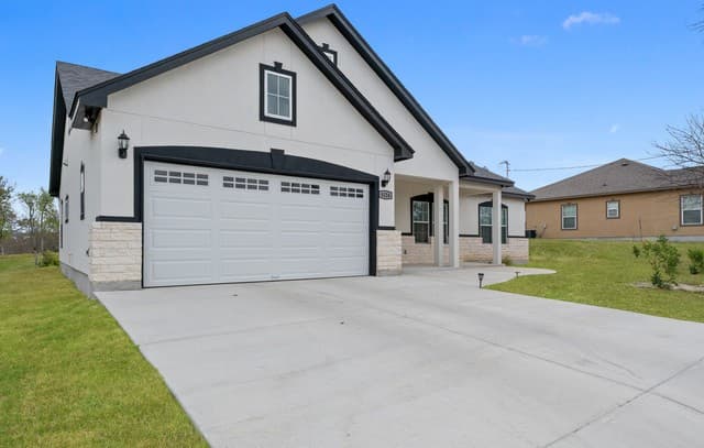 3-bedroom rental at 8116 Ventura in Selma, TX — photo 2