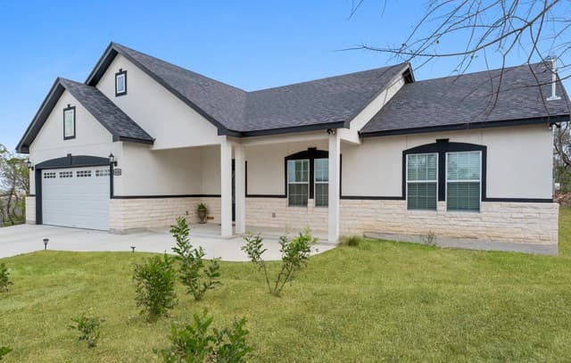 3-bedroom rental at 8116 Ventura in Selma, TX — photo 3