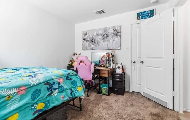 3-bedroom rental at 14810 Somerset in San Antonio, TX — photo 4