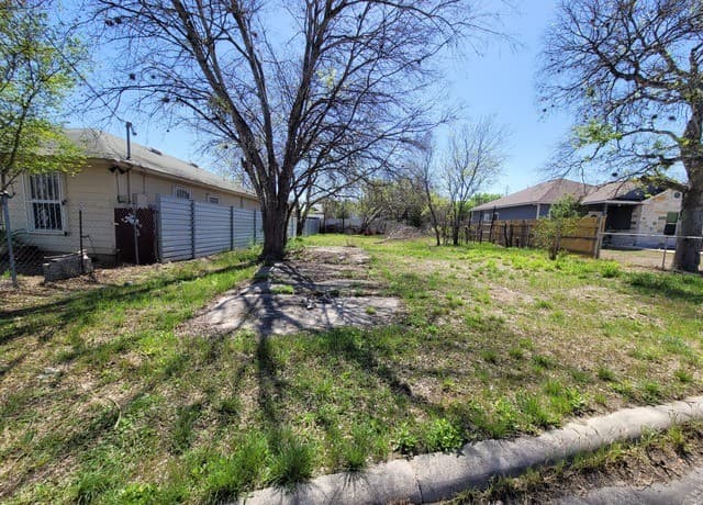 rental at 2134 Aransas Ave in San Antonio, TX — photo 1