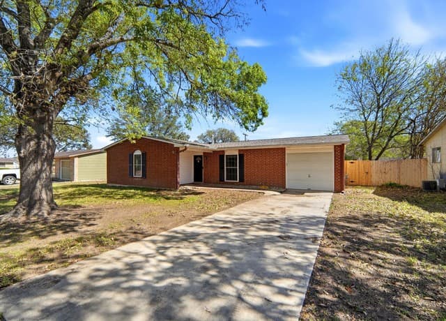 3-bedroom rental at 816 Aviation in Schertz, TX — photo 1