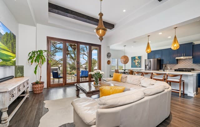 5-bedroom rental at 133 Cool Rock in Boerne, TX — photo 4