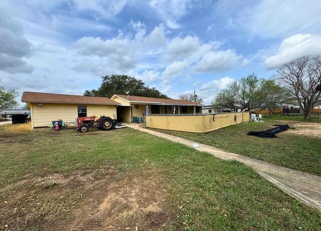 3-bedroom rental at 14850 Fm 1937 in San Antonio, TX — photo 2