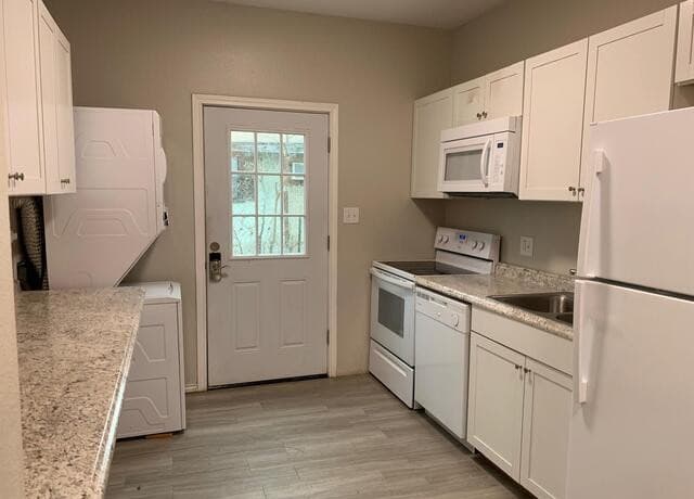 4-bedroom rental at 645 N San Felipe Ave in San Antonio, TX — photo 2