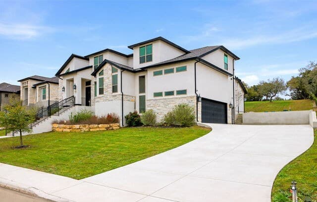 5-bedroom rental at 25114 Buffalo Clover in Boerne, TX — photo 3