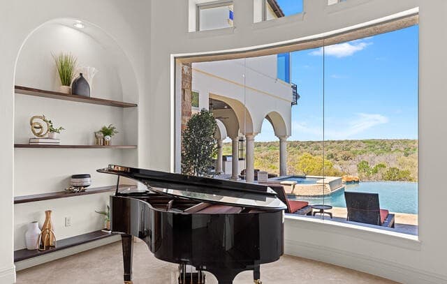 6-bedroom rental at 137 River Xing in Boerne, TX — photo 5