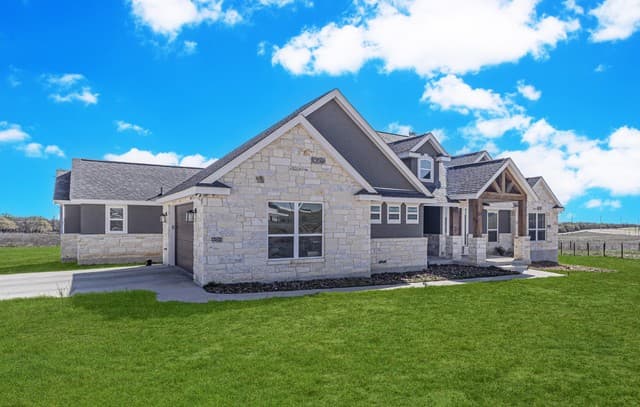 4-bedroom rental at 157 Summer Meadow in La Vernia, TX — photo 2