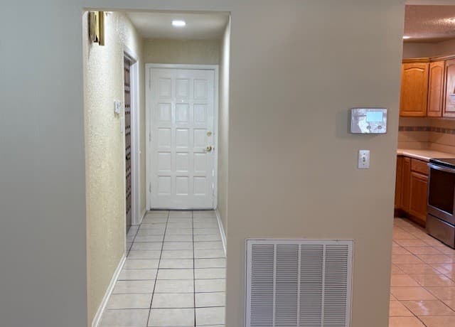 4-bedroom rental at 6103 Forest Timber in San Antonio, TX — photo 2