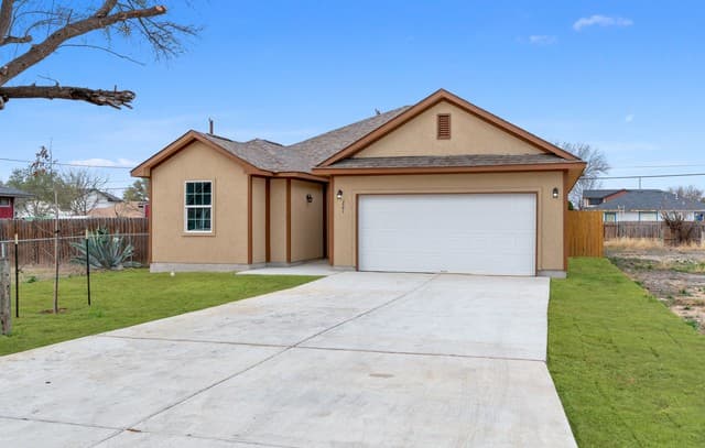 3-bedroom rental at 221 Sligo in San Antonio, TX — photo 3