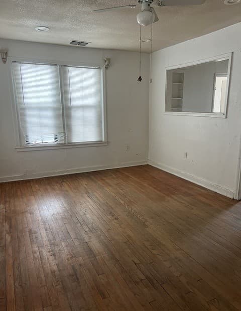 2-bedroom rental at 1539 W Mariposa in San Antonio, TX — photo 3
