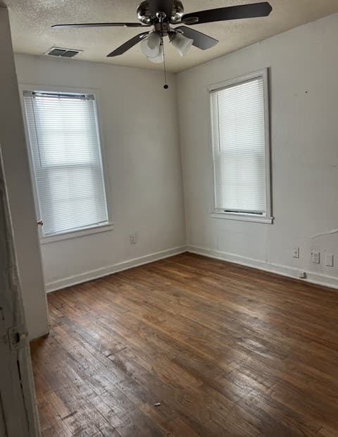 2-bedroom rental at 1539 W Mariposa in San Antonio, TX — photo 4