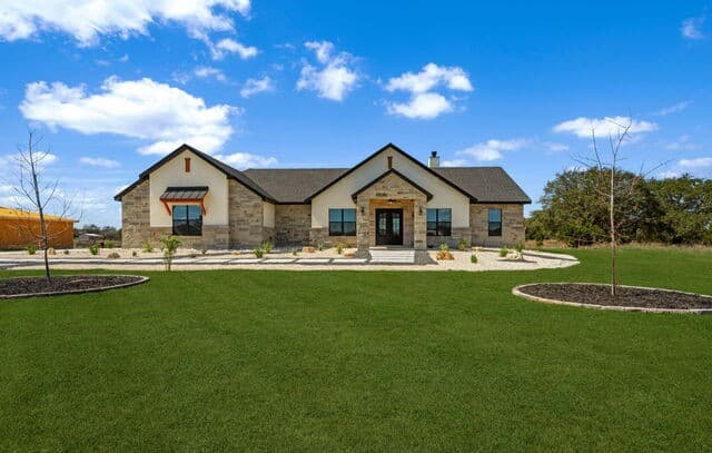 4-bedroom rental at 344 Buckskin in Bandera, TX — photo 1