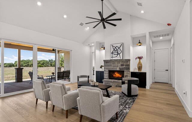 4-bedroom rental at 344 Buckskin in Bandera, TX — photo 5