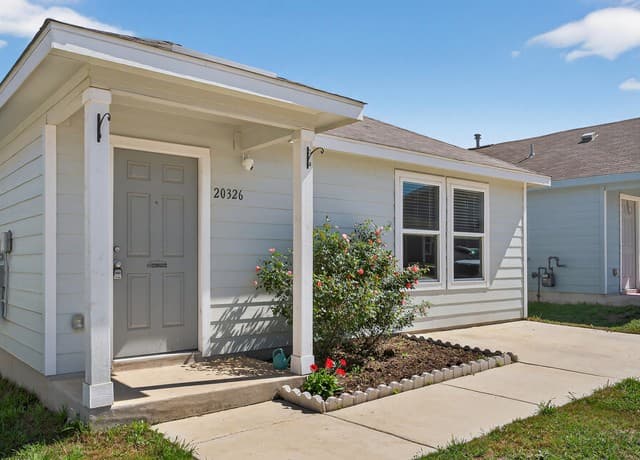 3-bedroom rental at 20326 Andesine in San Antonio, TX — photo 2
