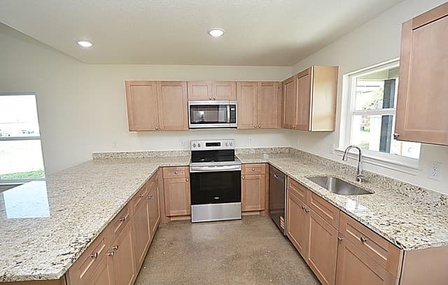 3-bedroom rental at 720 Cimarron in Spring Branch, TX — photo 5