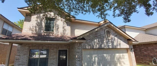 3-bedroom rental at 6638 Old Theater in San Antonio, TX — photo 3