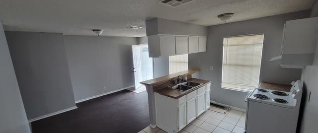 rental at 3434 Gateway in San Antonio, TX — photo 3