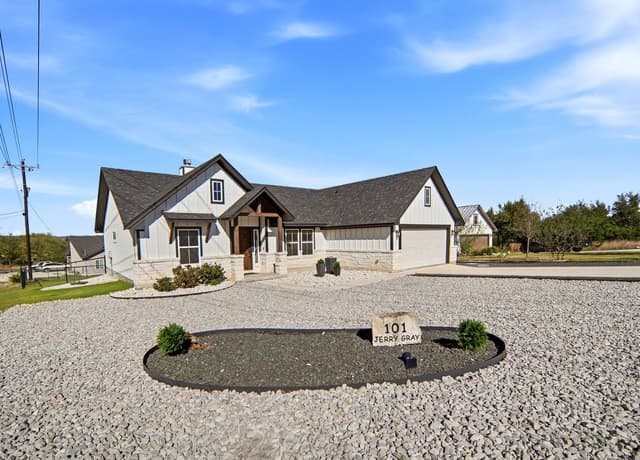 Home for sale at 101 N Jerry Gray in Blanco, TX — photo 2