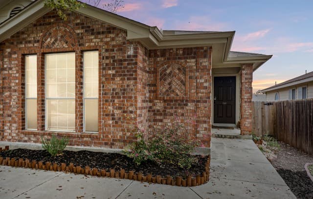 3-bedroom rental at 659 Rattler Bluff in San Antonio, TX — photo 5