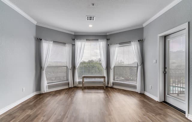2-bedroom rental at 20 E Tapatio Unit 101 in Boerne, TX — photo 5