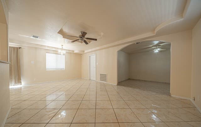 4-bedroom rental at 5630 Seacomber in San Antonio, TX — photo 4