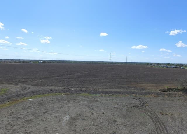rental at 203 Farmhouse in Marion, TX — photo 1